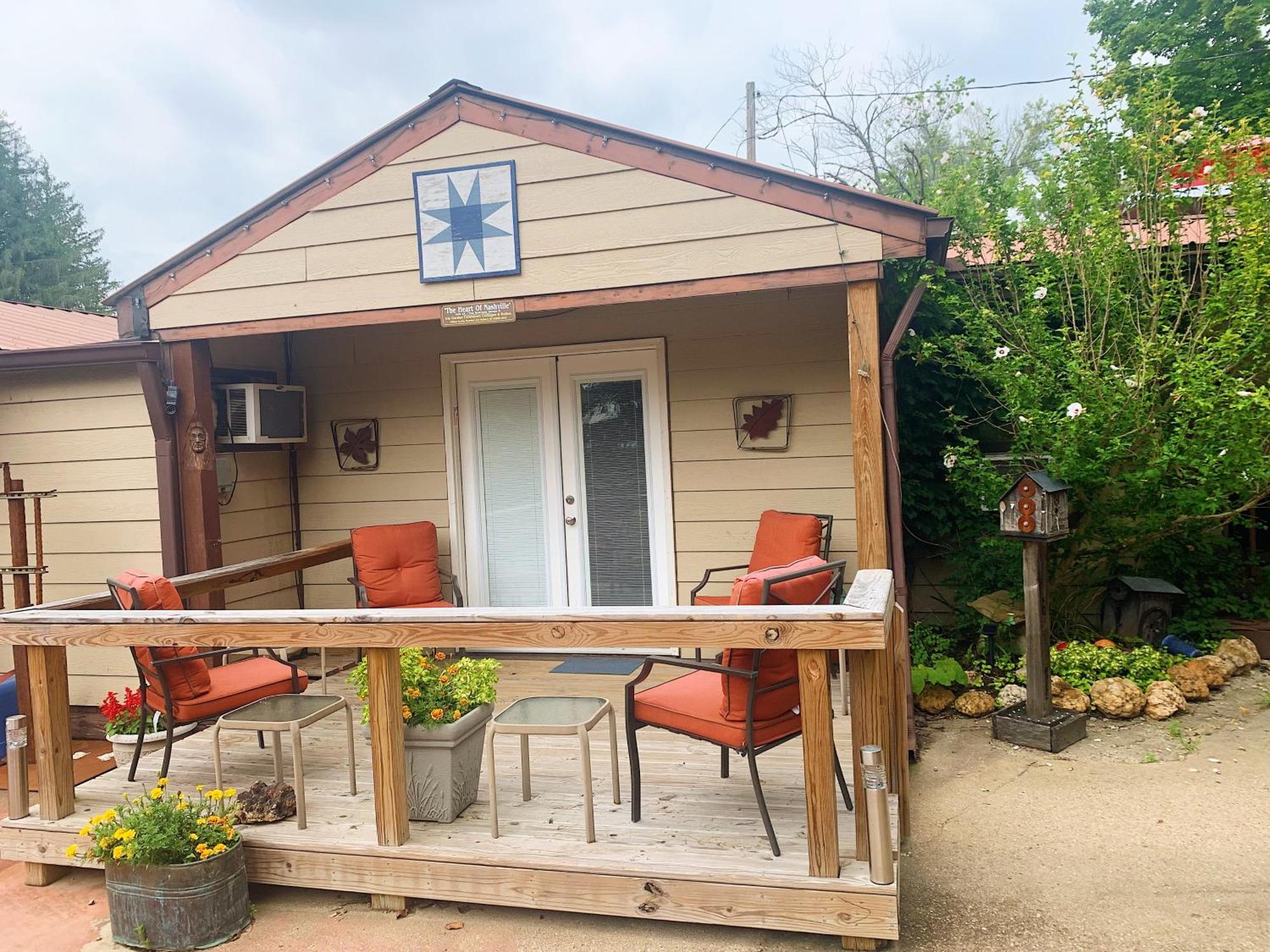The Iris Garden Downtown Cottages And Suites Нашвілл Номер фото