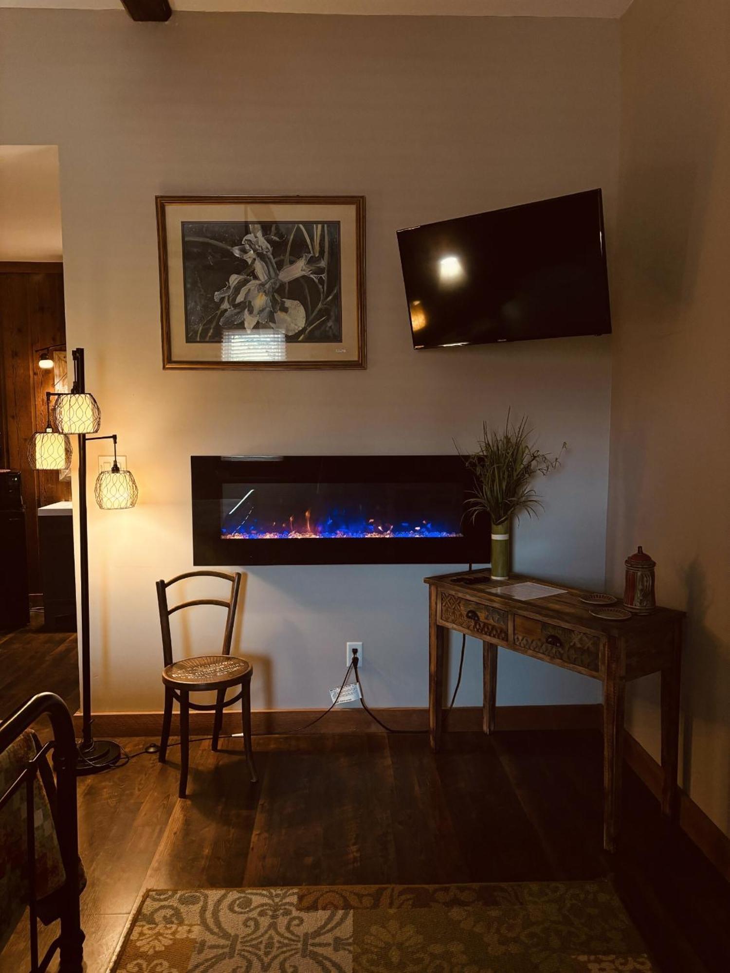 The Iris Garden Downtown Cottages And Suites Нашвілл Номер фото