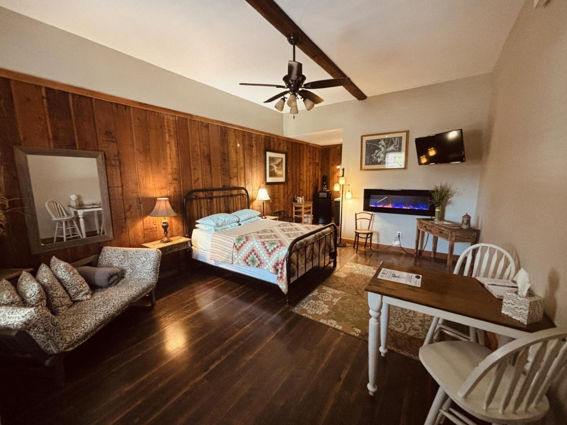 The Iris Garden Downtown Cottages And Suites Нашвілл Номер фото