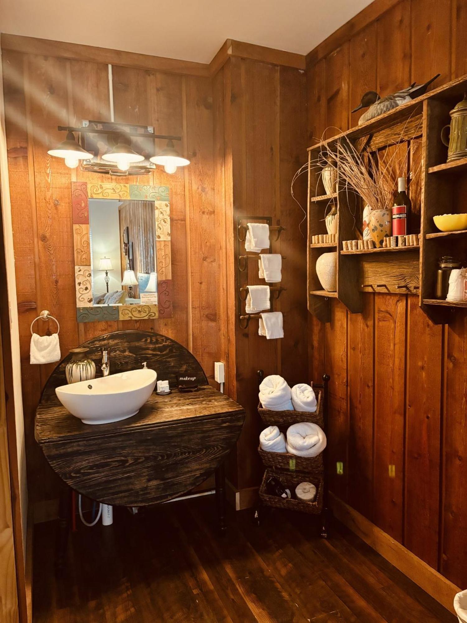 The Iris Garden Downtown Cottages And Suites Нашвілл Номер фото