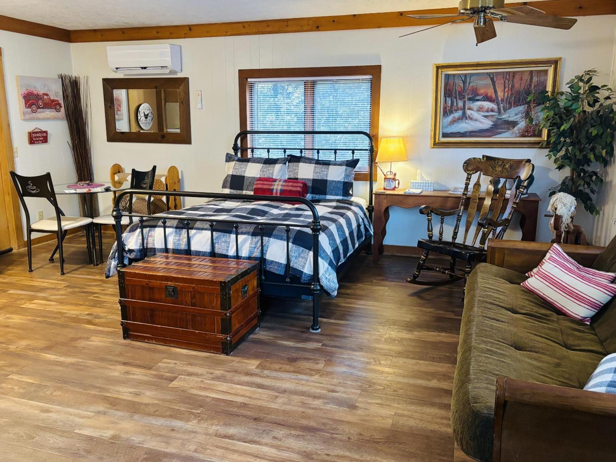 The Iris Garden Downtown Cottages And Suites Нашвілл Номер фото