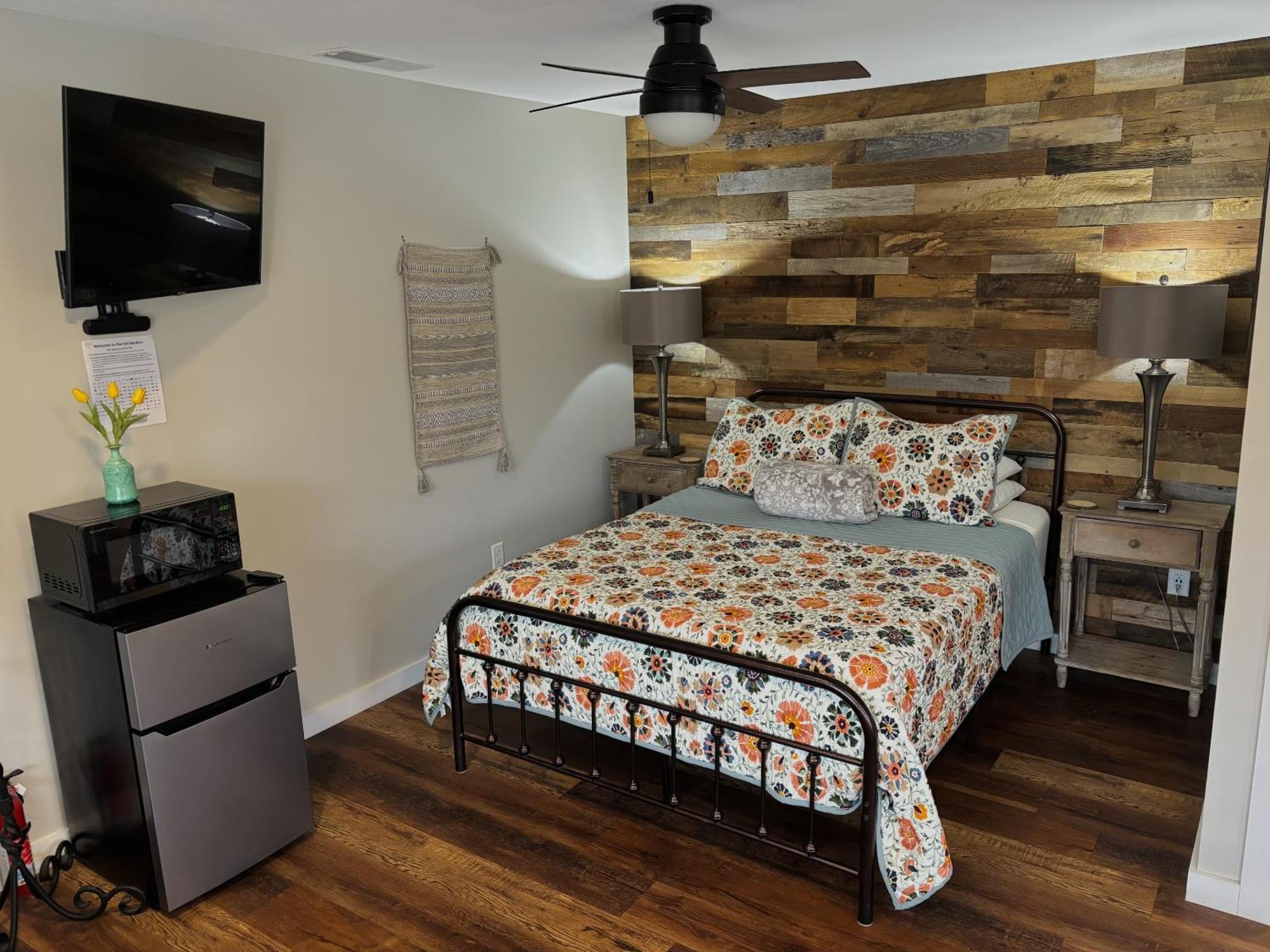 The Iris Garden Downtown Cottages And Suites Нашвілл Номер фото